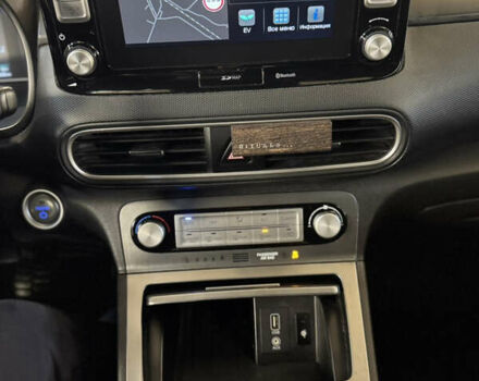 Серый Хендай Kona Electric, объемом двигателя 0 л и пробегом 137 тыс. км за 16700 $, фото 13 на Automoto.ua