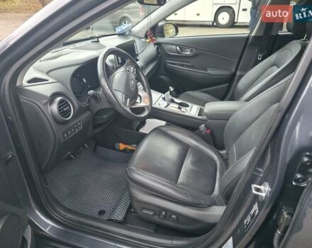 Серый Хендай Kona Electric, объемом двигателя 0 л и пробегом 89 тыс. км за 19500 $, фото 8 на Automoto.ua