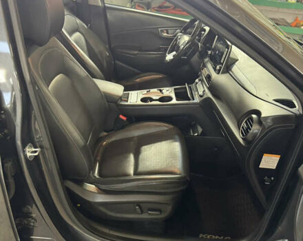 Серый Хендай Kona Electric, объемом двигателя 0 л и пробегом 137 тыс. км за 16700 $, фото 23 на Automoto.ua