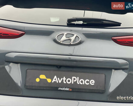 Серый Хендай Kona Electric, объемом двигателя 0 л и пробегом 89 тыс. км за 16900 $, фото 24 на Automoto.ua