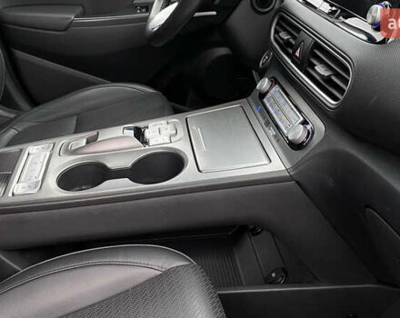 Серый Хендай Kona Electric, объемом двигателя 0 л и пробегом 89 тыс. км за 16900 $, фото 75 на Automoto.ua