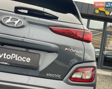 Серый Хендай Kona Electric, объемом двигателя 0 л и пробегом 89 тыс. км за 16900 $, фото 25 на Automoto.ua