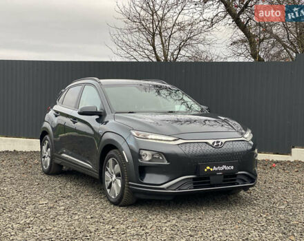 Серый Хендай Kona Electric, объемом двигателя 0 л и пробегом 89 тыс. км за 16900 $, фото 96 на Automoto.ua