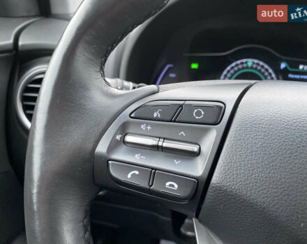 Серый Хендай Kona Electric, объемом двигателя 0 л и пробегом 89 тыс. км за 16900 $, фото 63 на Automoto.ua