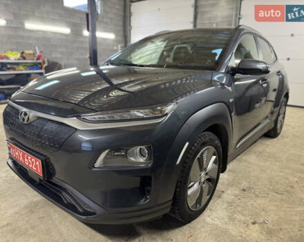 Серый Хендай Kona Electric, объемом двигателя 0 л и пробегом 137 тыс. км за 16700 $, фото 1 на Automoto.ua