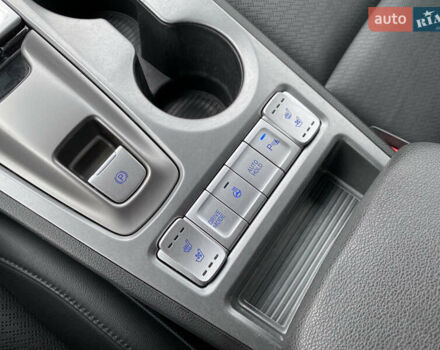 Серый Хендай Kona Electric, объемом двигателя 0 л и пробегом 89 тыс. км за 16900 $, фото 64 на Automoto.ua