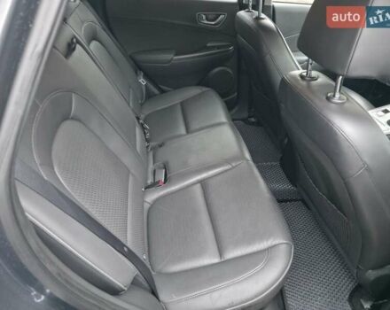 Серый Хендай Kona Electric, объемом двигателя 0 л и пробегом 89 тыс. км за 19500 $, фото 10 на Automoto.ua