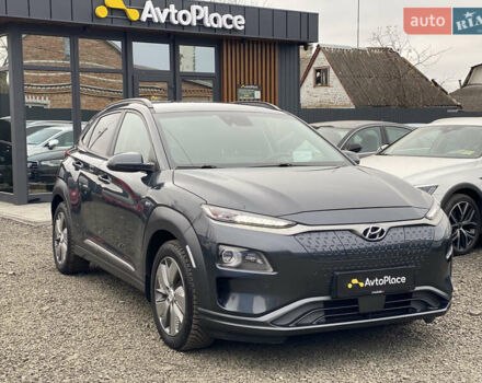 Серый Хендай Kona Electric, объемом двигателя 0 л и пробегом 89 тыс. км за 16900 $, фото 2 на Automoto.ua