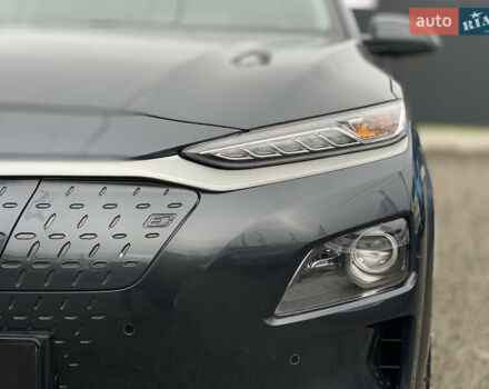 Серый Хендай Kona Electric, объемом двигателя 0 л и пробегом 89 тыс. км за 16900 $, фото 44 на Automoto.ua
