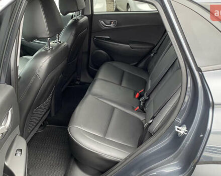 Серый Хендай Kona Electric, объемом двигателя 0 л и пробегом 89 тыс. км за 16900 $, фото 72 на Automoto.ua