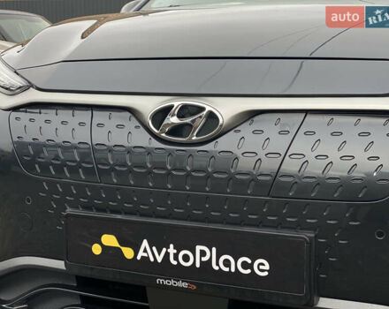 Серый Хендай Kona Electric, объемом двигателя 0 л и пробегом 89 тыс. км за 16900 $, фото 43 на Automoto.ua