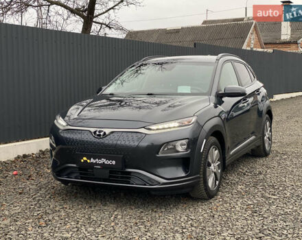 Серый Хендай Kona Electric, объемом двигателя 0 л и пробегом 89 тыс. км за 16900 $, фото 89 на Automoto.ua