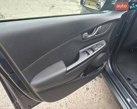 Серый Хендай Kona Electric, объемом двигателя 0 л и пробегом 89 тыс. км за 19500 $, фото 18 на Automoto.ua