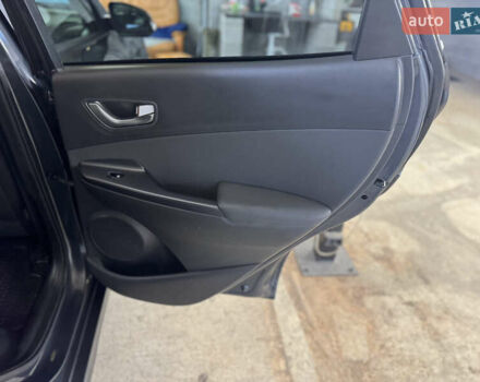 Серый Хендай Kona Electric, объемом двигателя 0 л и пробегом 137 тыс. км за 16700 $, фото 21 на Automoto.ua