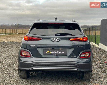 Серый Хендай Kona Electric, объемом двигателя 0 л и пробегом 89 тыс. км за 16900 $, фото 83 на Automoto.ua
