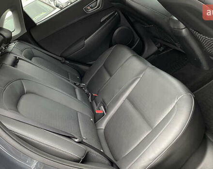 Серый Хендай Kona Electric, объемом двигателя 0 л и пробегом 89 тыс. км за 16900 $, фото 79 на Automoto.ua