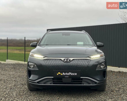 Серый Хендай Kona Electric, объемом двигателя 0 л и пробегом 89 тыс. км за 16900 $, фото 95 на Automoto.ua
