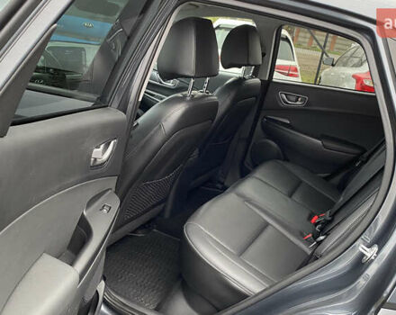 Серый Хендай Kona Electric, объемом двигателя 0 л и пробегом 89 тыс. км за 16900 $, фото 73 на Automoto.ua