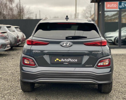 Серый Хендай Kona Electric, объемом двигателя 0 л и пробегом 89 тыс. км за 16900 $, фото 28 на Automoto.ua