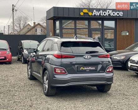 Серый Хендай Kona Electric, объемом двигателя 0 л и пробегом 89 тыс. км за 16900 $, фото 20 на Automoto.ua