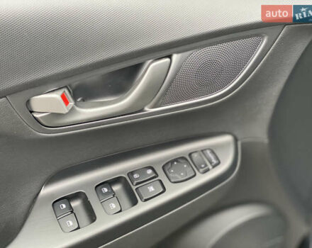 Серый Хендай Kona Electric, объемом двигателя 0 л и пробегом 89 тыс. км за 16900 $, фото 53 на Automoto.ua