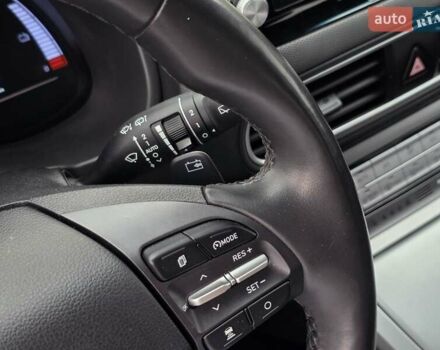 Серый Хендай Kona Electric, объемом двигателя 0 л и пробегом 127 тыс. км за 15699 $, фото 38 на Automoto.ua