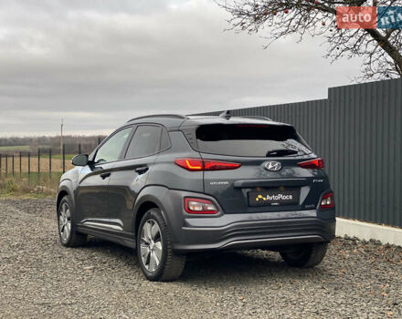 Серый Хендай Kona Electric, объемом двигателя 0 л и пробегом 89 тыс. км за 16900 $, фото 81 на Automoto.ua
