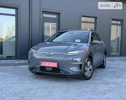 Серый Хендай Kona Electric, объемом двигателя 0 л и пробегом 117 тыс. км за 16999 $, фото 20 на Automoto.ua