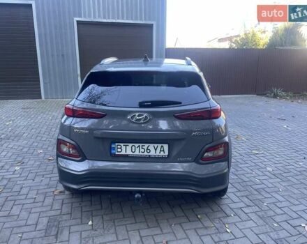 Серый Хендай Kona Electric, объемом двигателя 0 л и пробегом 140 тыс. км за 16999 $, фото 3 на Automoto.ua