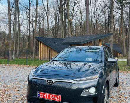Серый Хендай Kona Electric, объемом двигателя 0 л и пробегом 112 тыс. км за 16700 $, фото 1 на Automoto.ua