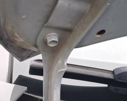 Серый Хендай Kona Electric, объемом двигателя 0 л и пробегом 180 тыс. км за 16700 $, фото 62 на Automoto.ua