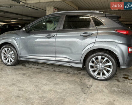 Серый Хендай Kona Electric, объемом двигателя 0 л и пробегом 120 тыс. км за 16999 $, фото 7 на Automoto.ua