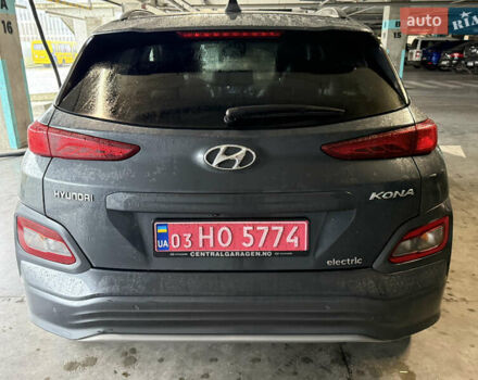 Серый Хендай Kona Electric, объемом двигателя 0 л и пробегом 120 тыс. км за 16999 $, фото 21 на Automoto.ua