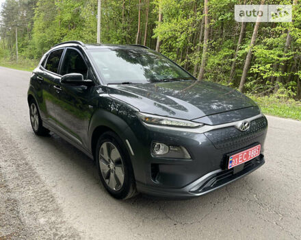 Серый Хендай Kona Electric, объемом двигателя 0 л и пробегом 140 тыс. км за 19500 $, фото 10 на Automoto.ua