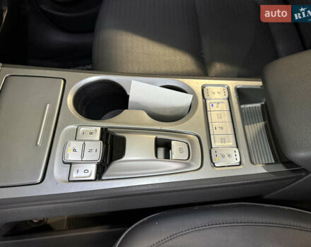 Серый Хендай Kona Electric, объемом двигателя 0 л и пробегом 120 тыс. км за 16999 $, фото 51 на Automoto.ua