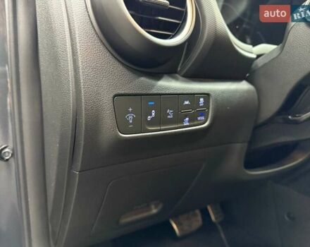 Серый Хендай Kona Electric, объемом двигателя 0 л и пробегом 113 тыс. км за 16818 $, фото 14 на Automoto.ua