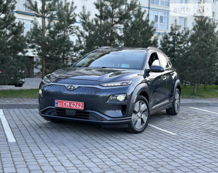 Серый Хендай Kona Electric, объемом двигателя 0 л и пробегом 106 тыс. км за 18400 $, фото 6 на Automoto.ua