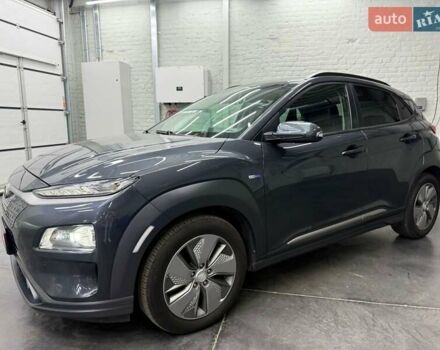 Серый Хендай Kona Electric, объемом двигателя 0 л и пробегом 113 тыс. км за 17094 $, фото 10 на Automoto.ua