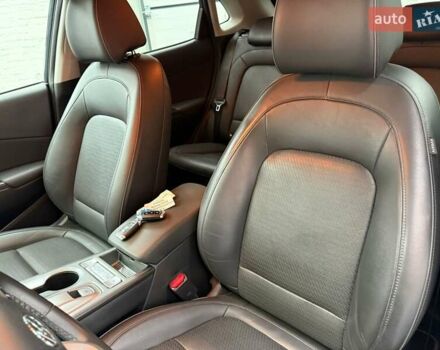 Серый Хендай Kona Electric, объемом двигателя 0 л и пробегом 113 тыс. км за 17094 $, фото 24 на Automoto.ua