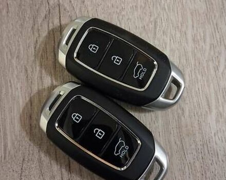 Серый Хендай Kona Electric, объемом двигателя 0 л и пробегом 180 тыс. км за 16700 $, фото 18 на Automoto.ua