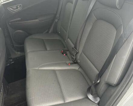 Серый Хендай Kona Electric, объемом двигателя 0 л и пробегом 85 тыс. км за 18300 $, фото 29 на Automoto.ua