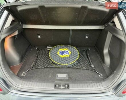 Серый Хендай Kona Electric, объемом двигателя 0 л и пробегом 113 тыс. км за 17094 $, фото 23 на Automoto.ua