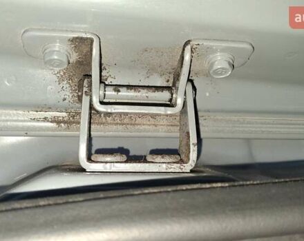 Серый Хендай Kona Electric, объемом двигателя 0 л и пробегом 180 тыс. км за 16700 $, фото 64 на Automoto.ua