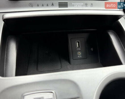 Серый Хендай Kona Electric, объемом двигателя 0 л и пробегом 103 тыс. км за 17300 $, фото 28 на Automoto.ua