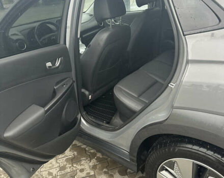 Серый Хендай Kona Electric, объемом двигателя 0 л и пробегом 85 тыс. км за 18300 $, фото 30 на Automoto.ua