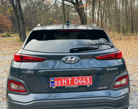 Серый Хендай Kona Electric, объемом двигателя 0 л и пробегом 112 тыс. км за 16700 $, фото 10 на Automoto.ua