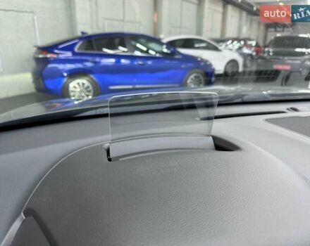 Серый Хендай Kona Electric, объемом двигателя 0 л и пробегом 113 тыс. км за 17094 $, фото 8 на Automoto.ua