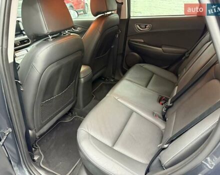 Серый Хендай Kona Electric, объемом двигателя 0 л и пробегом 113 тыс. км за 17094 $, фото 22 на Automoto.ua