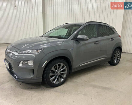 Серый Хендай Kona Electric, объемом двигателя 0 л и пробегом 102 тыс. км за 14200 $, фото 7 на Automoto.ua