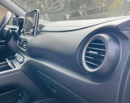 Серый Хендай Kona Electric, объемом двигателя 0 л и пробегом 112 тыс. км за 16700 $, фото 29 на Automoto.ua